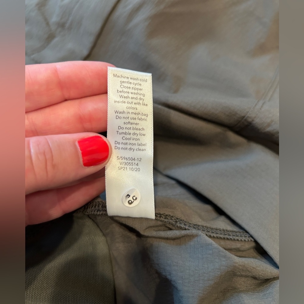 NWT Athleta Trekkie Bermuda 2.0 in MTOL Mountain Olive Green Size 26 NEW #596504 - Picture 9 of 9